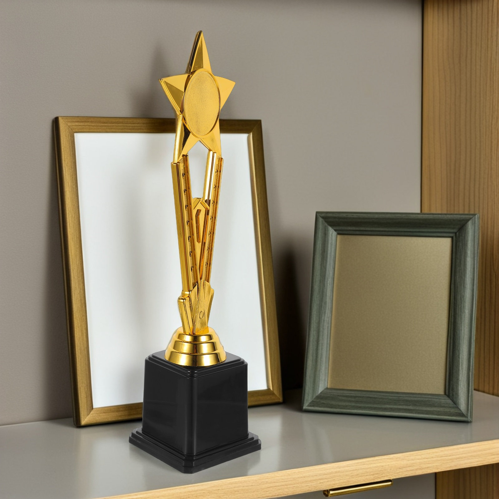 Plastikowy trofeum w kształcie – Team Sports recenzja i cena